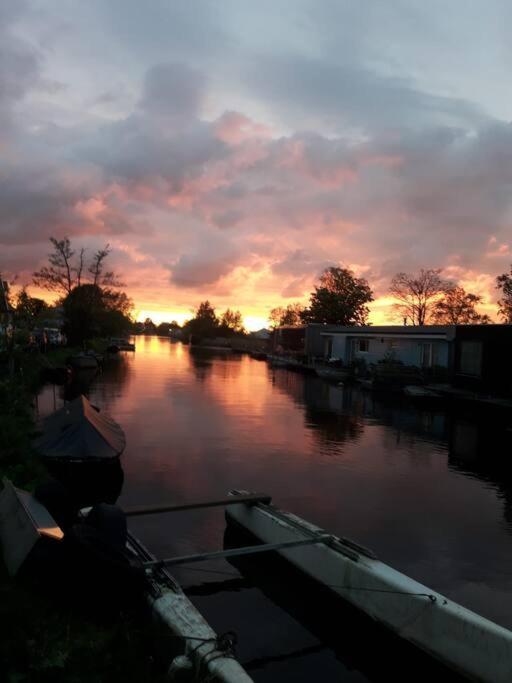 Out Of Amsterdam, River Apartment Close To City Broek in Waterland Esterno foto