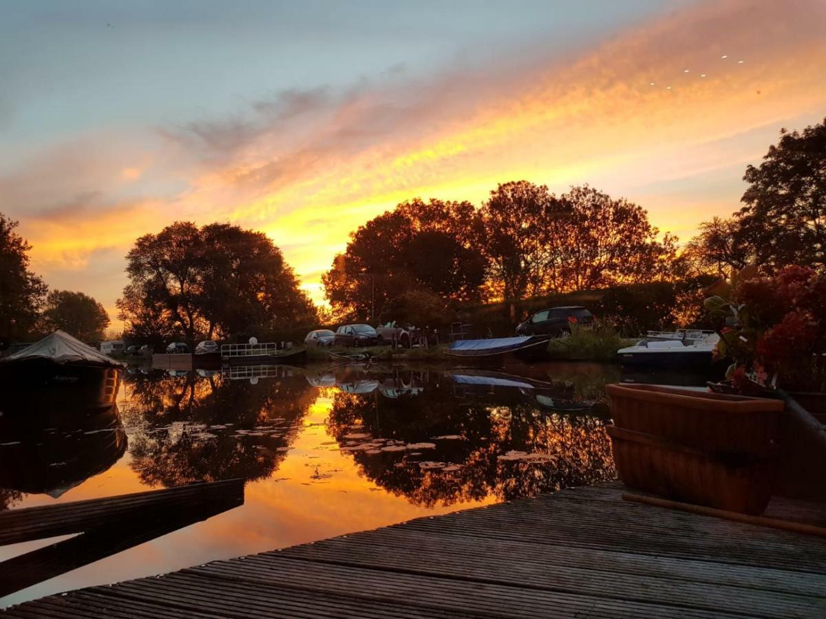 Out Of Amsterdam, River Apartment Close To City Broek in Waterland Esterno foto